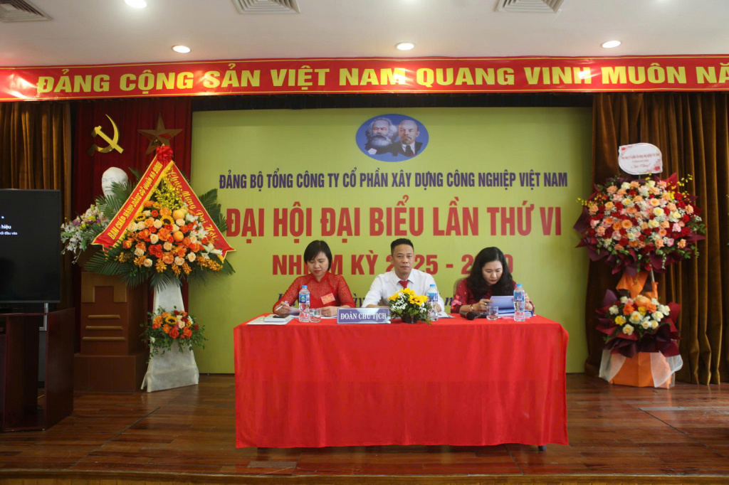 gen-h-1 doan chu tich 01.JPG